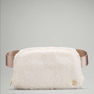 New Lululemon Everywhere Fleece Belt Bag Light Ivory White Gold Sherpa TikTok